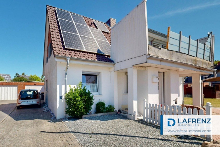 Ansicht-von-der-Stra�e Zweifamilienhaus Fehmarn