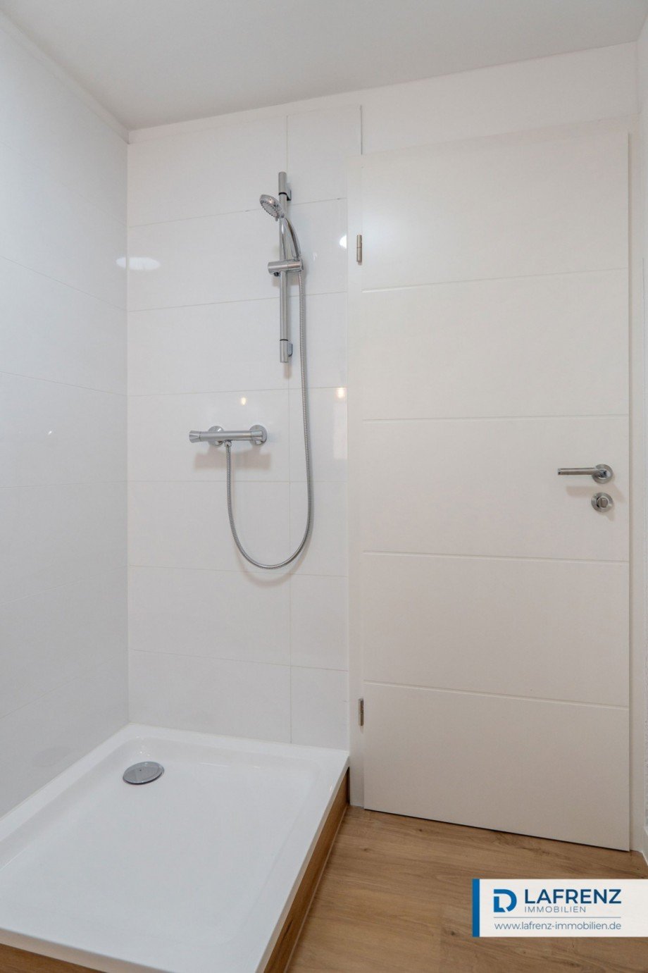 Badezimmer-im-Erdgeschoss Reihenendhaus Fehmarn