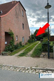 Weg zum Parkplatz Ohne K�uferprovision und frisch renoviert. Tolles Familienhaus im Hinterland von Scharbeutz