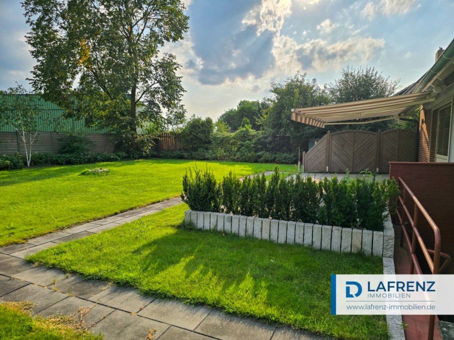 Gartenbereich mit Terrasse Einfamilienhaus S�derau