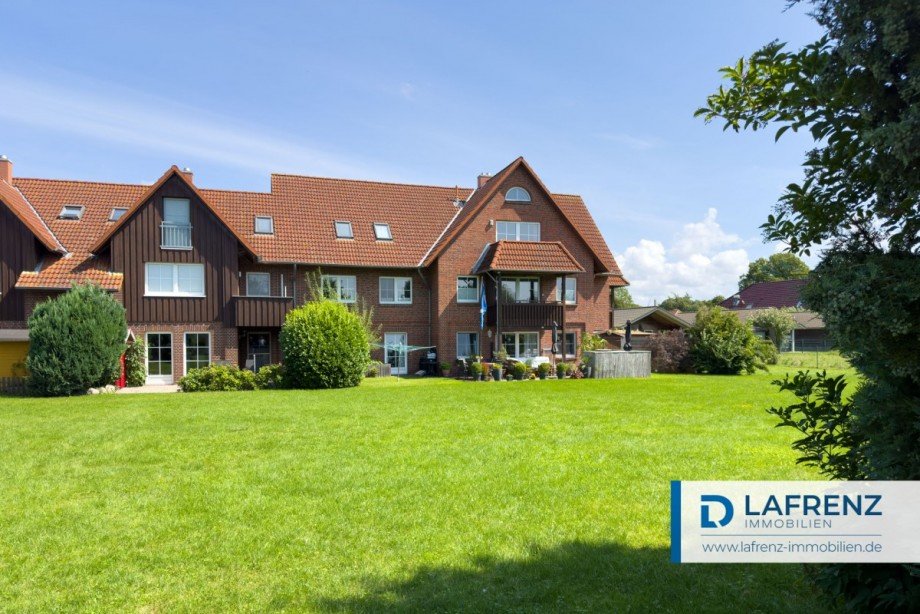 Ansicht-von-der-Wiese Etagenwohnung Fehmarn