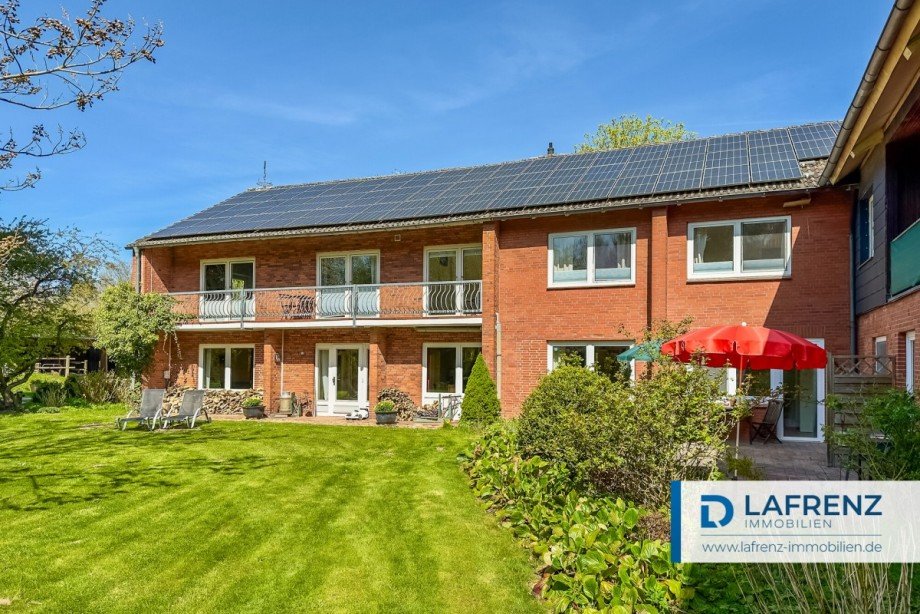 S�dseite mit Wohnhaus / Anbau Mehrfamilienhaus Malente / Krummsee