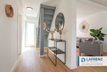 Wohnzimmer Sch�ner Wohnen in ruhiger Lage - Saniertes Reihenendhaus mit Garten nach S�den