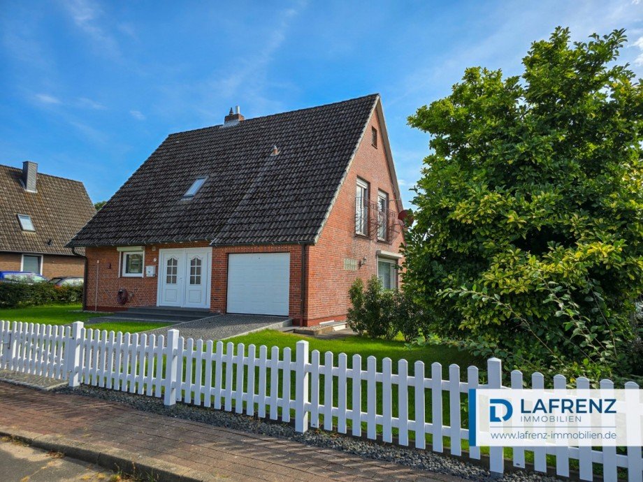 Stra�enansicht Einfamilienhaus S�derau