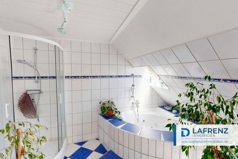 Badezimmer-im-Dachgeschoss Zweifamilienhaus Fehmarn
