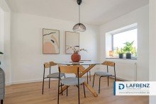 Wohnzimmer-2 Sch�ner Wohnen in ruhiger Lage - Saniertes Reihenendhaus mit Garten nach S�den