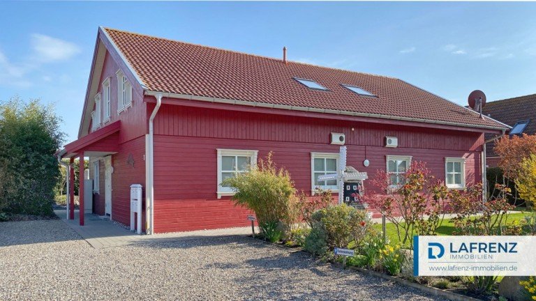 Schwedenhaus mit 4 Wohneinheiten Fehmarn Mehrfamilienhaus Moderne Doppelhaush�lfte mit 2 Wohnungen in Ostseen�he