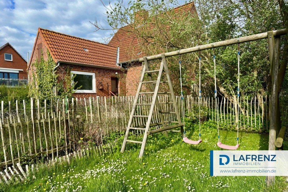Garten-im-Mai Einfamilienhaus Fehmarn