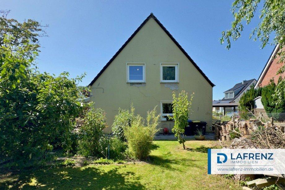 Ansicht-aus-dem-Garten Einfamilienhaus Eutin