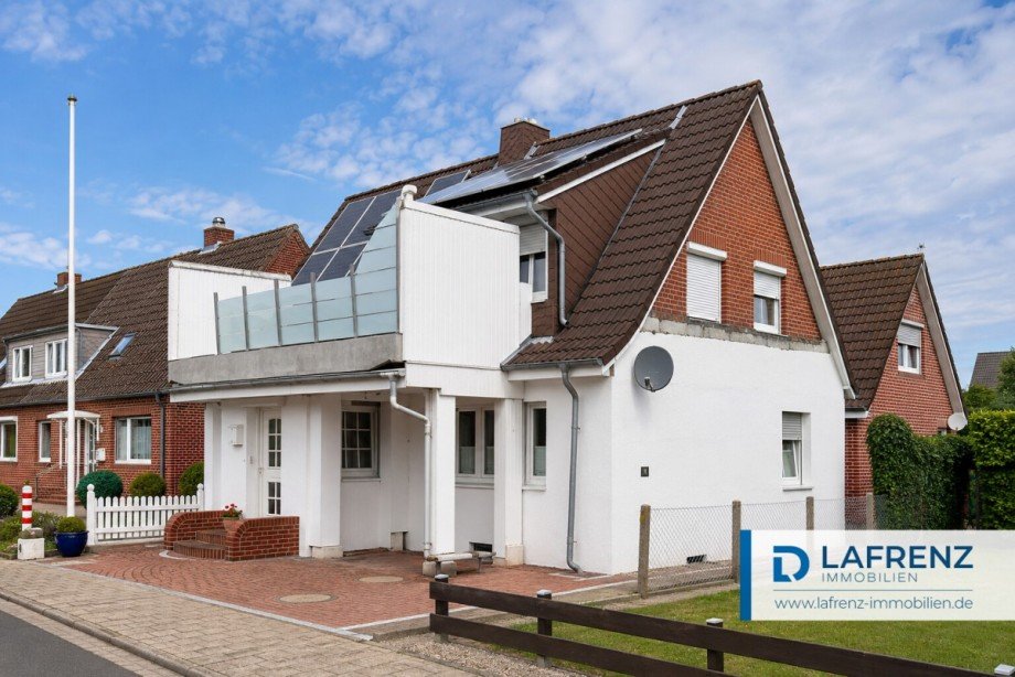 Ansicht von der Stra�e Zweifamilienhaus Fehmarn