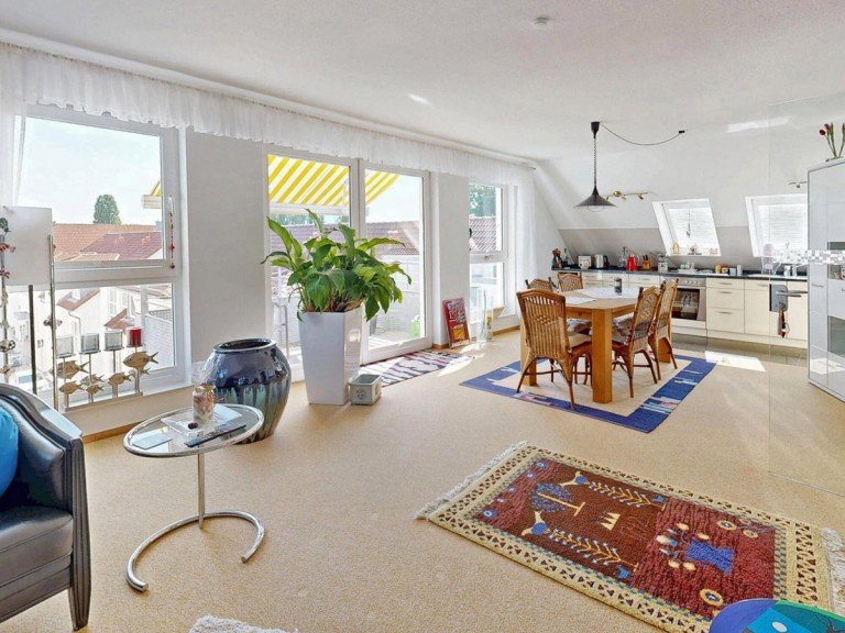 Wohnzimmer Eutin Dachgeschosswohnung Die Wohnung f�r mehr Lebensqualit�t im Alter! Barrierefreie Wohnung mit Balkon im Herzen Eutins.