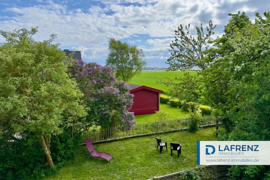 Blick-aus-dem-Schlafzimmer Einfamilienhaus Fehmarn